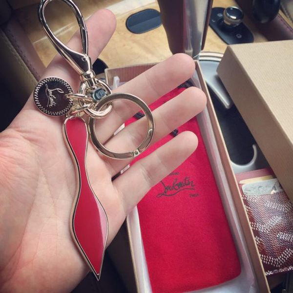 2016新作 クリスチャン ルブタンスーパーコピー Christian Louboutin キーホルダー Silver